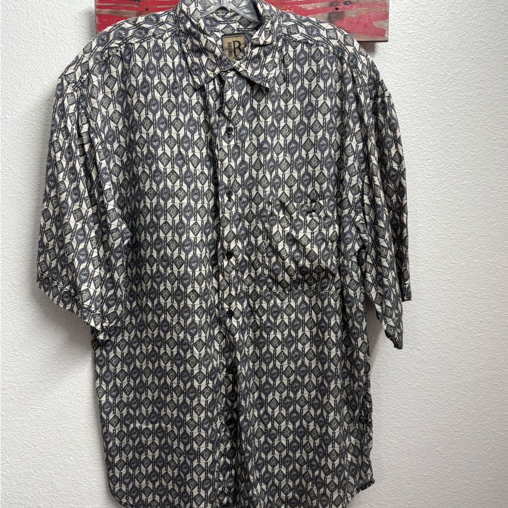 Black and White Casual Button Down Shirt with Geometric‎ Pattern